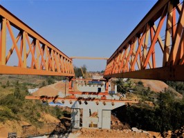 小河坪至湘鄂情大桥段架桥机项目
